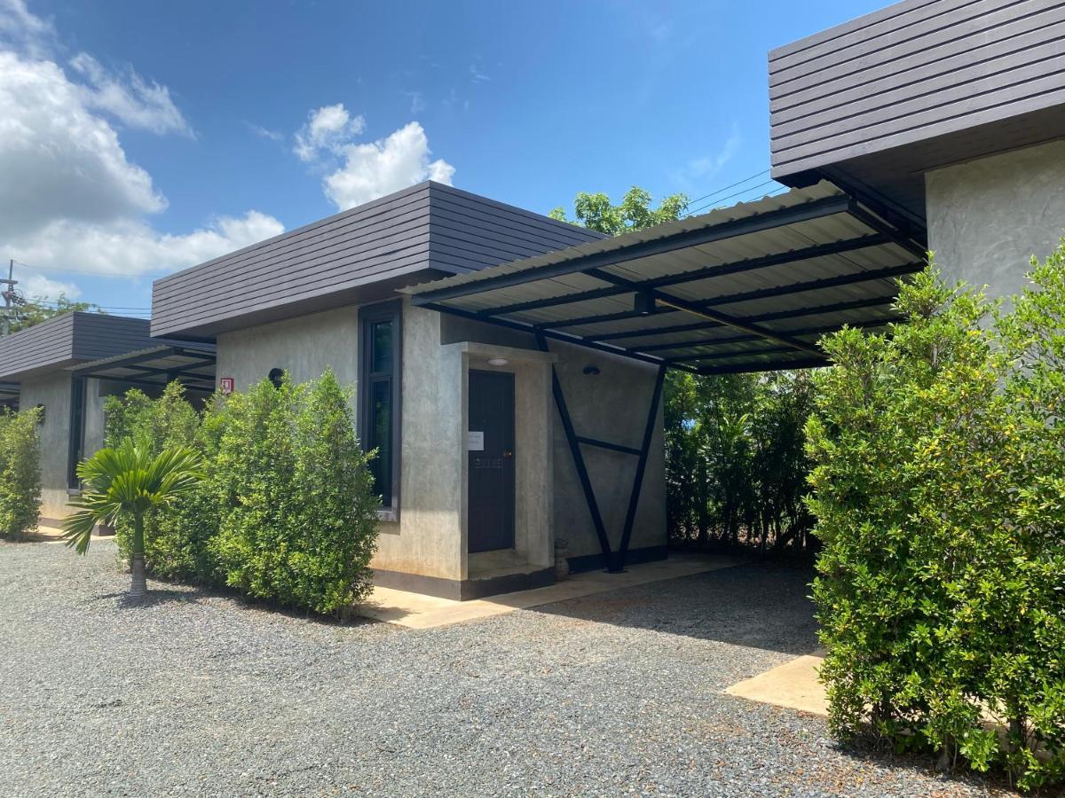 The Loft House Sakaeo Hotel Watthana Nakhon Екстериор снимка