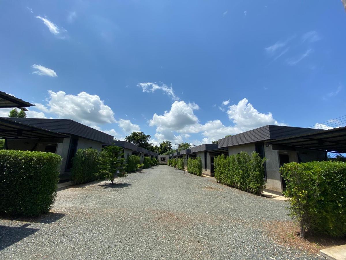 The Loft House Sakaeo Hotel Watthana Nakhon Екстериор снимка
