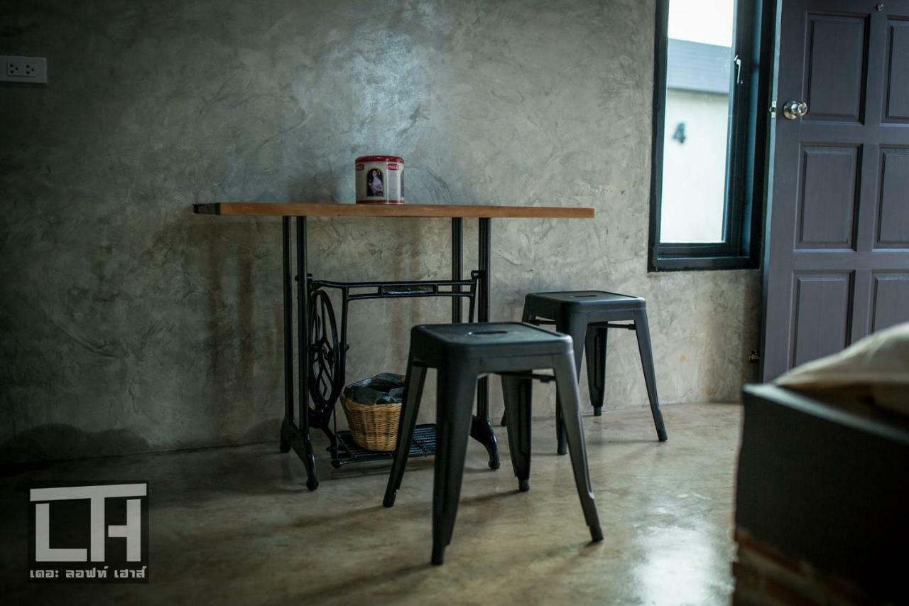 The Loft House Sakaeo Hotel Watthana Nakhon Екстериор снимка