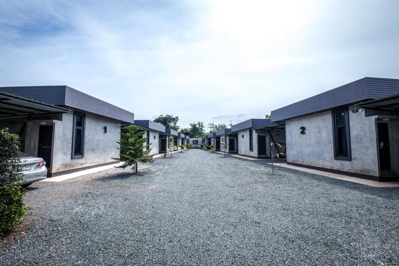 The Loft House Sakaeo Hotel Watthana Nakhon Екстериор снимка